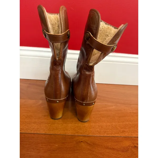 UGG Lynnea Clog‎ Boots Womens Brown Leather Shearling Studded Wood Heel 6 - Image 9