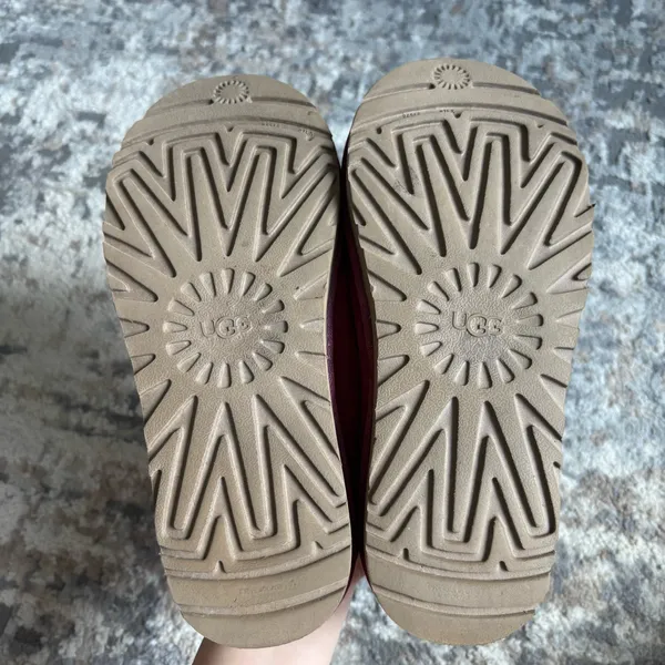 Women’s fuchsia pink Ugg Tasman slippers size 6 - Image 3