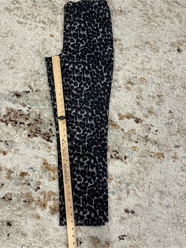 Isaac Mizrahi Leopard-Print Wide Leg Pants in Black & Gray - Image 9
