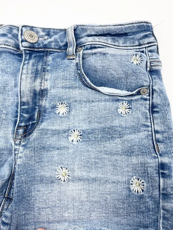 American Eagle Hi-Rise Shortie Size 4 Daisy Embroidered Denim Jean Shorts Cotton - Image 4