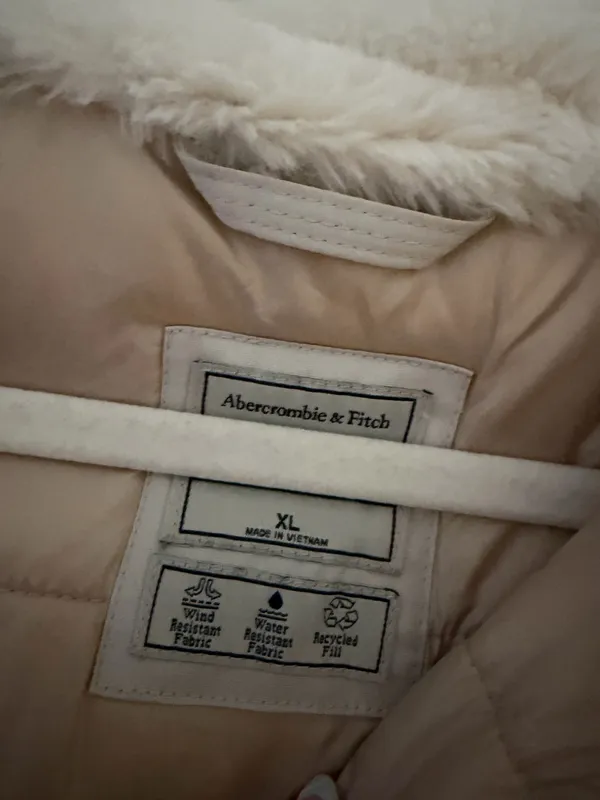 Abercrombie & Fitch women’s ultra winter coat - Image 4