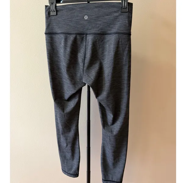 Lululemon Heathered Gray Leggings Size 8 - Image 3