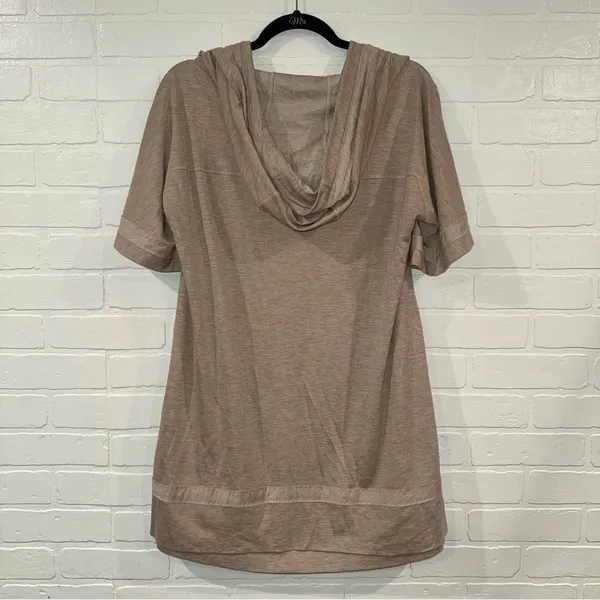 St. John Sport Short Sleeve Hooded Top - Image 14