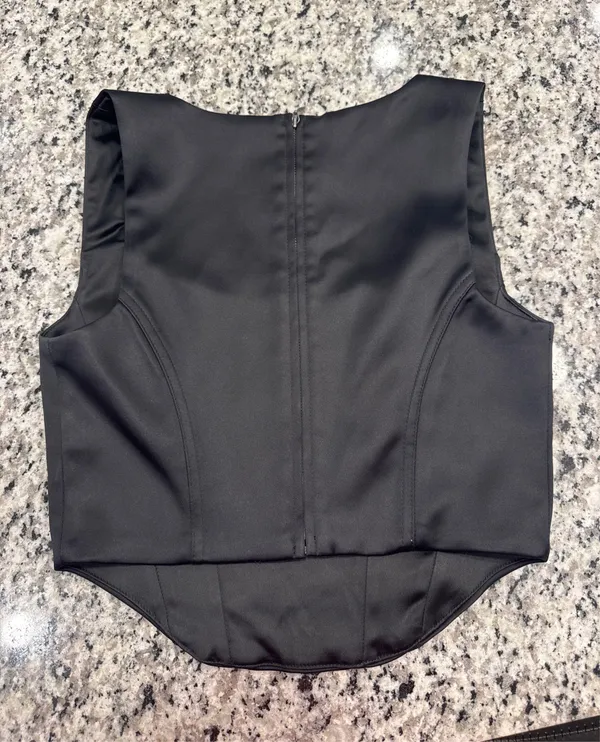 Aritzia NWOT top - Image 3