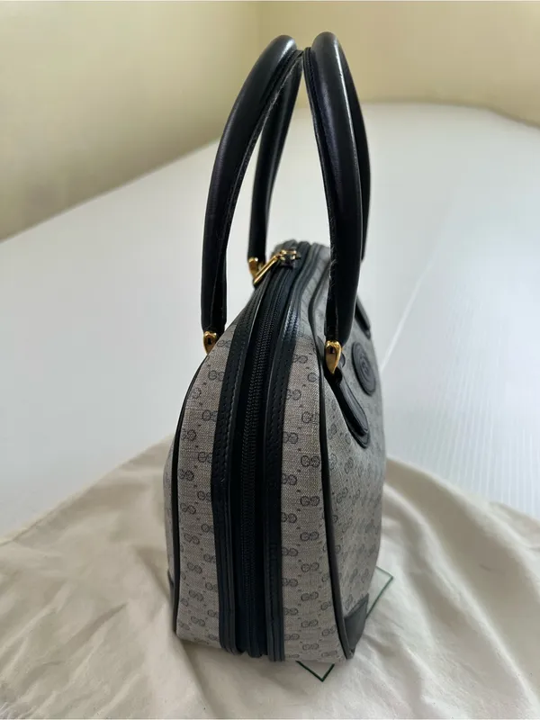Authenticated Vintage Gucci Micro GG Logo Bowling Bag Navy Top Handle - Image 8