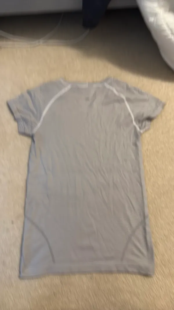 Lululemon Swiftly Tech Short Sleeve 2.0 - Image 4
