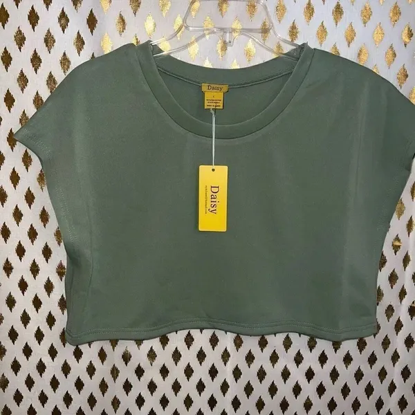 NWT daisy Sage green boxy crop top size L - Image 2