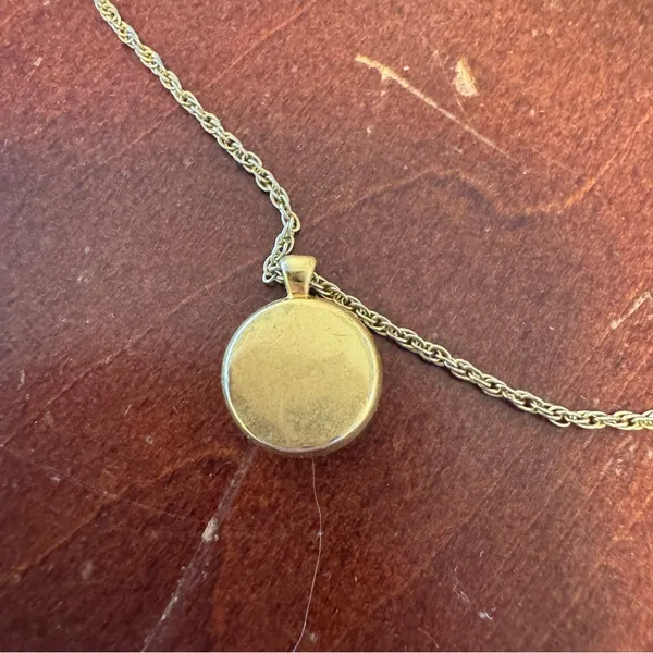 Gold Pendant Necklace - Image 10