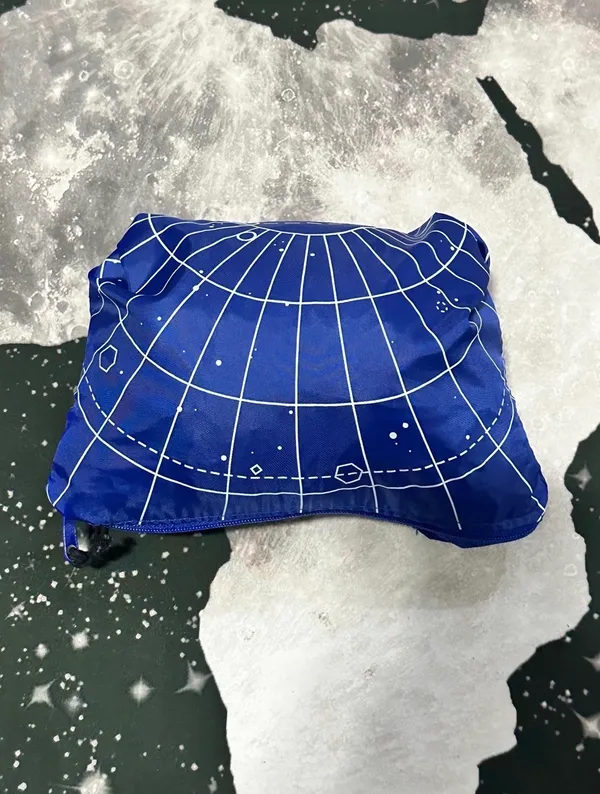 Virgin Voyages Meteor Shower Packable Rain Jacket Blue Size XL - Image 8