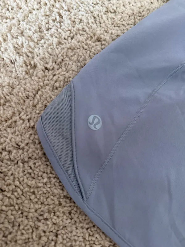 Lululemon Hot Shorts 4" - Image 3
