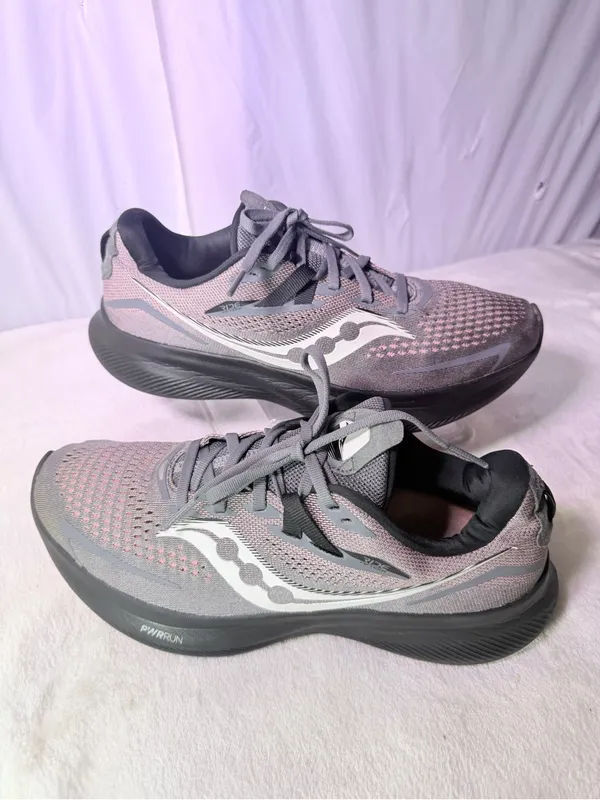 Saucony Women's Grey and Pink PWRRUN+ Running Shoe - Image 3