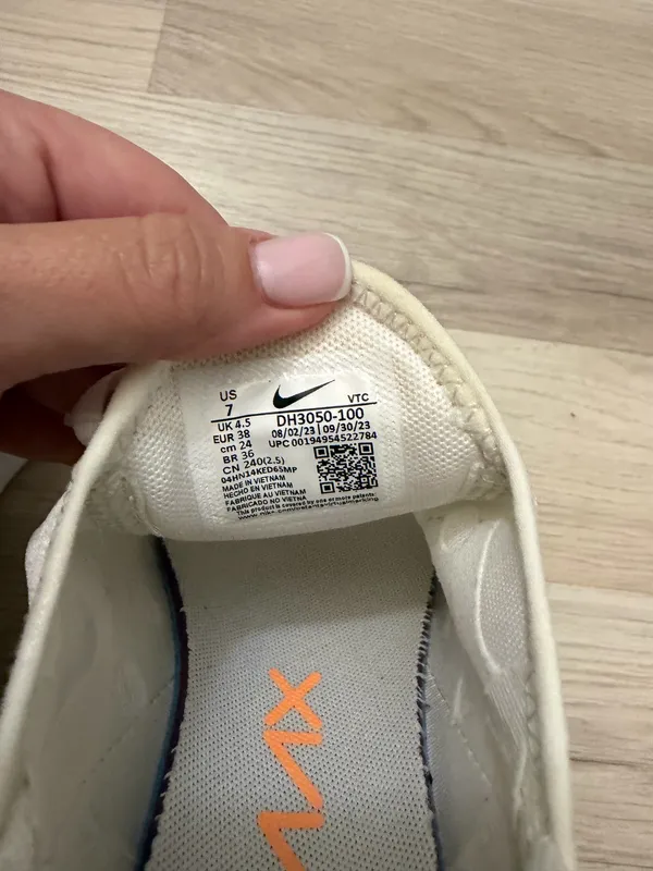 Nike Sneakers - Image 7