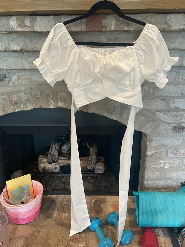 Cropped Puff Sleeve Tie Top in White Size L - Image 2