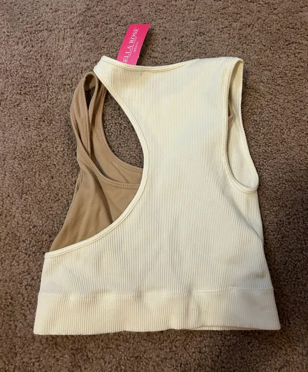 Boutique Cropped Tank Size M - Image 4
