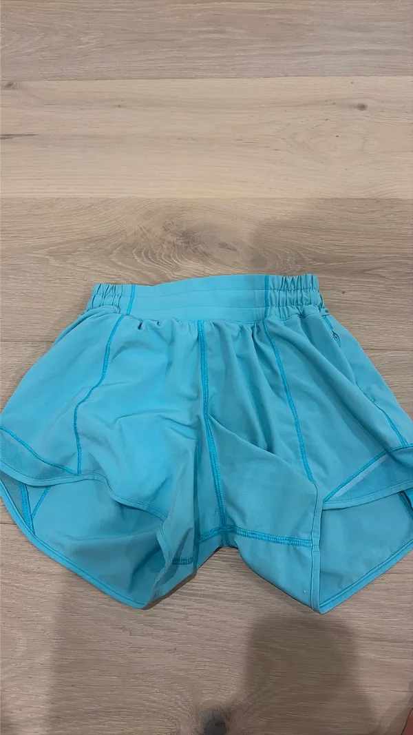 Low-Rise Lululemon Hotty Hot 4" - Image 6