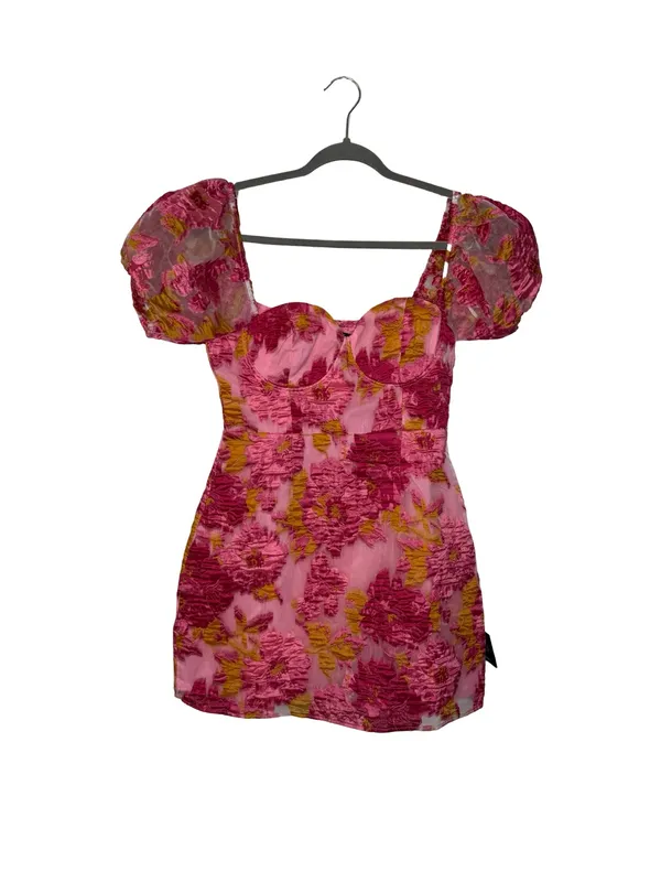 🌸💖 Lulu’s Pink Floral Jacquard Puff Sleeve Mini Dress NWT Size Medium 💖🌸‎ - Image 2