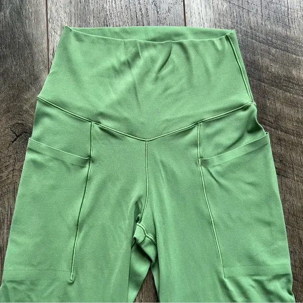 Offline by Aerie Real Me 7/8 High Rise Pocket Leggings Kelly Green Size XS - Image 3