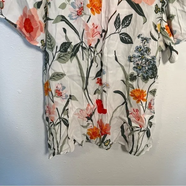 Loft Women's Size‎ Small Floral Button Back Blouse White Flutter Sleeve Flowy - Image 6