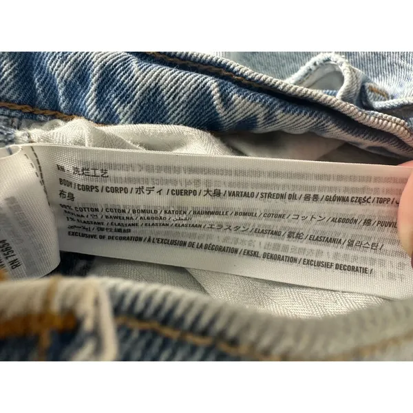 Abercrombie & Fitch Curve Love The Mom Short High Rise Light Distressed 29 / 8 - Image 3