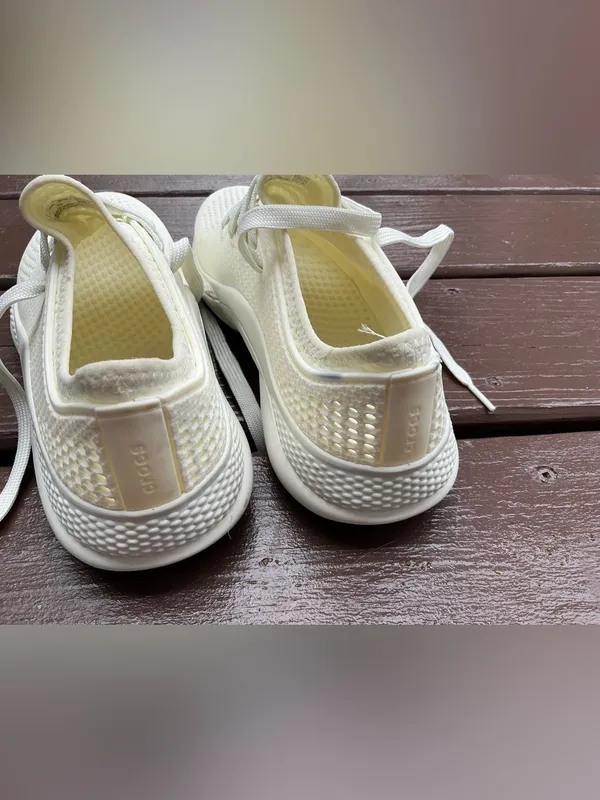 Lightweight CROCS Women's Lace-Up Sneakers - Image 14