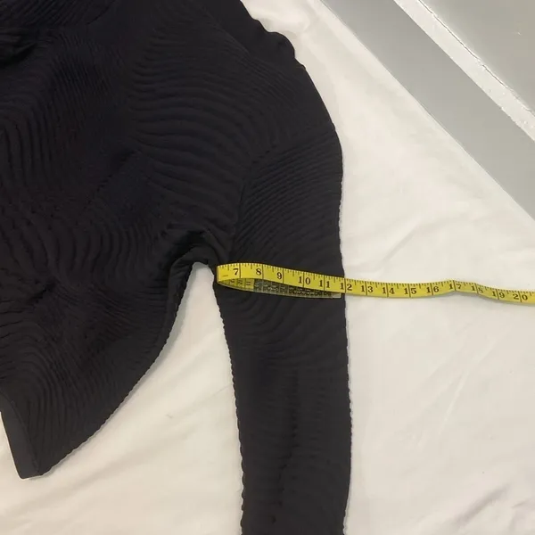 272 Nike Women’s Black Long Sleeve Spandex Muck neck Top .Size-Large. - Image 8