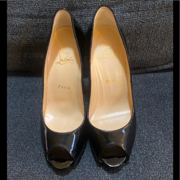 Christian Louboutin Very Privé Peep-Toe Patent Leather Pumps size 37 - Image 2