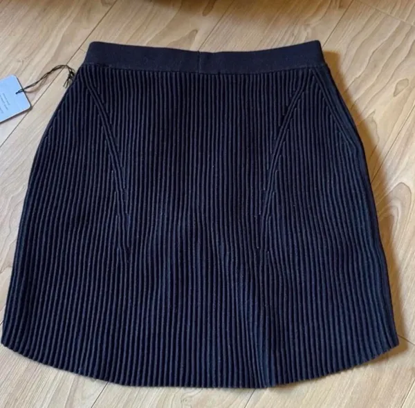 Alo black ribbed mini skirt - Image 3