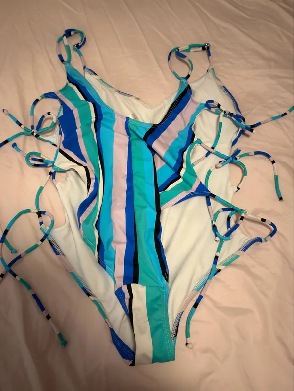 Lace-up one-piece swimsuit - Image 5