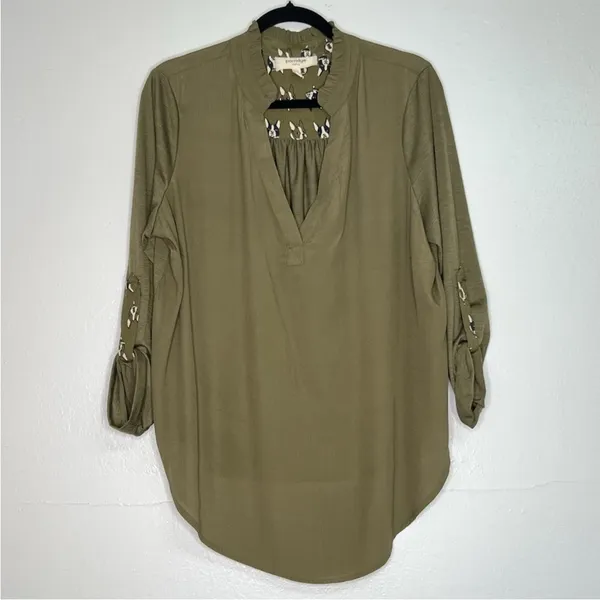 Anthropologie‎ Porridge Aidan Shirt Top Green Size S 3/4 Roll Sleeve Dog Detail - Image 3