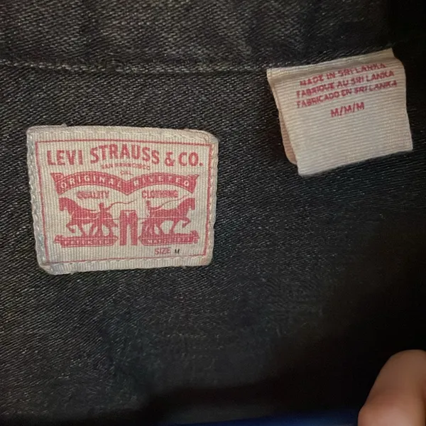Levi’s Essential Western Top in Night is Black 2 - Image 2