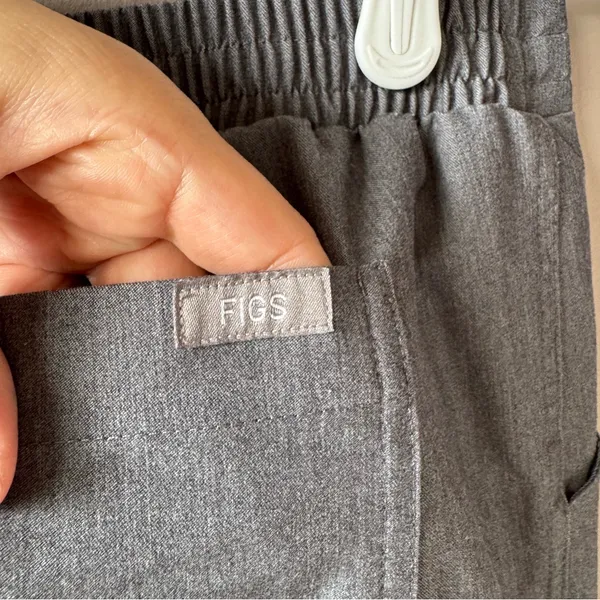 Figs Women’s Yola Skinny Scrub Pants‎ in Graphite Gray Size Small - Image 11