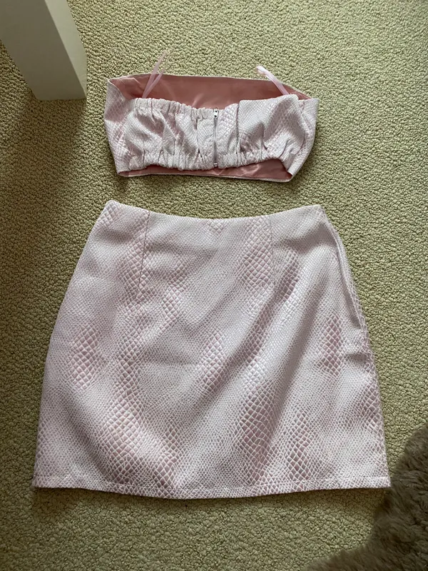 superdown Revolve Two Piece Pink Snake Set - Image 4