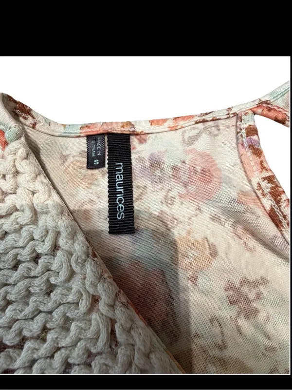 Maurices Women’s Sleeveless Tank Floral Pattern Blouse Size Medium - Image 4