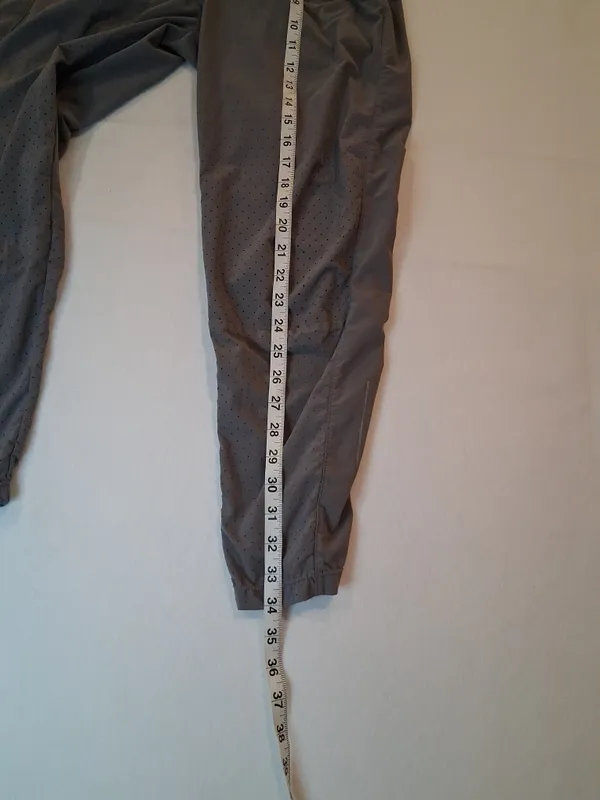 Nike Running Division Gray Athletic Pants Reflective Swoosh Women Size S Pockets - Image 10
