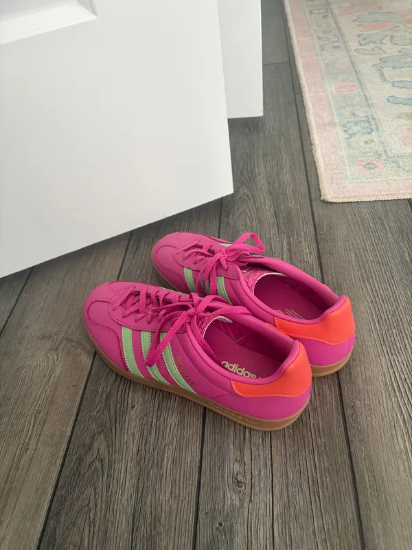 Adidas Women’s Shoes gazelle - Image 2