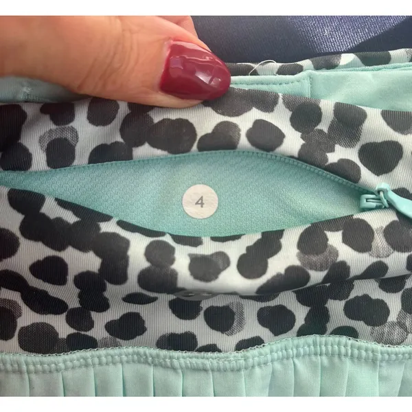 Lululemon Womens Pleat to Street Skirt Skort Sz 4 in Tranquil Blue / Ace Spot - Image 6