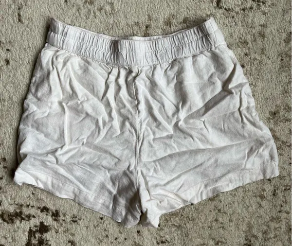 Abercrombie White Linen Shorts - Image 2