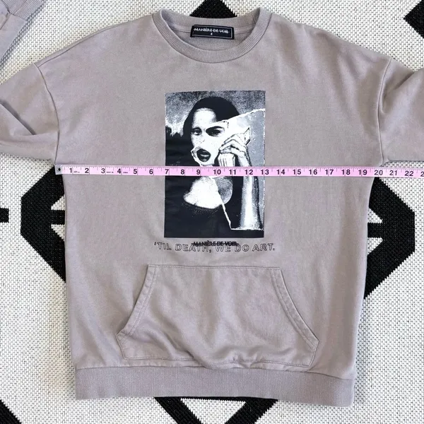 Maniere De Voir ‘Til Death, Do We Art. Crewneck Sweatshirt - Image 3