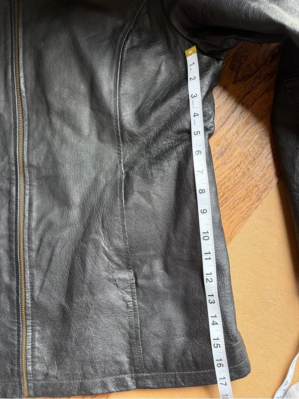 Triage women’s 2X Black leather jacket quilted padded lining nylon polyester - Image 8