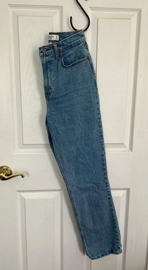 Abercrombie High Rise Jeans - Image 6