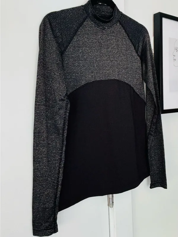 Women's Nike Pro Warm Long sleeve mockneck black/silver reflective top size M - Image 7