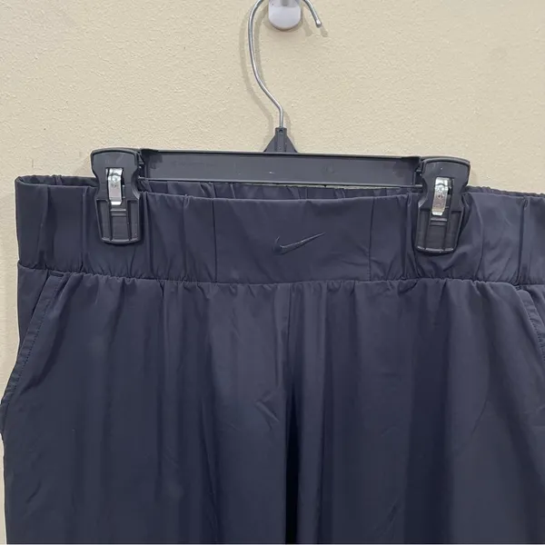 Nike NWOT High-rise Jogger Full Length Ultra light large black pockets skinny - Image 2
