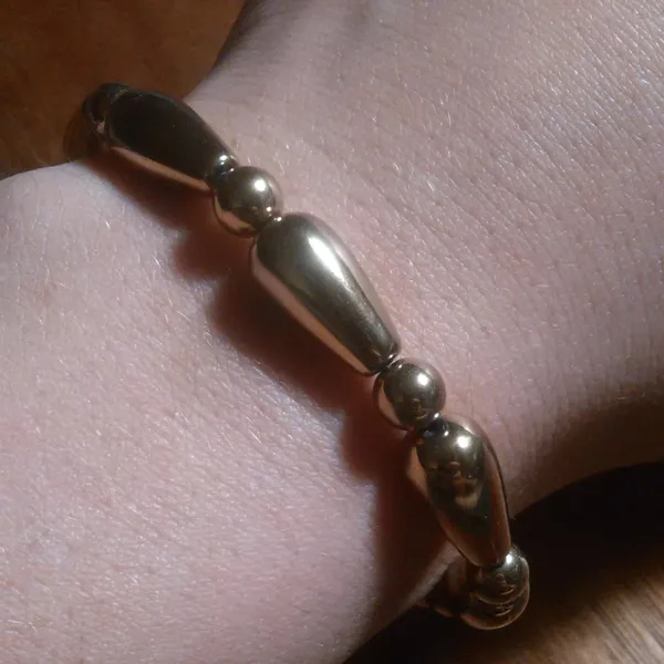 Golden Color Hematite Beaded Stretch Bracelet - Image 9