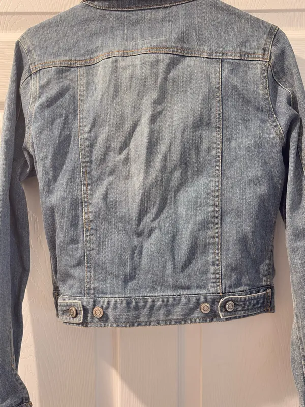 Bitten by Sara Jessica Parker cropped denim Y2K size large 16 x 20 layering tees - Image 4