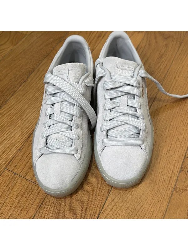 Size 8.5 US Women’s PUMA Suede Gray Suede Low Top Lace-Up Sneakers - Image 6