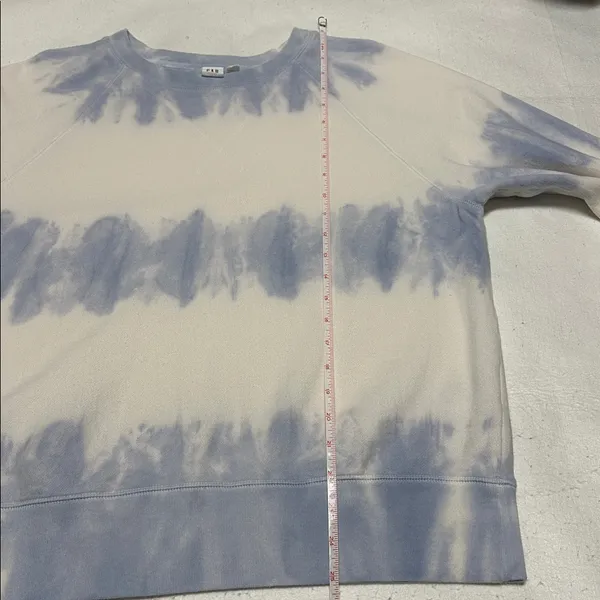 GAP Women's Baby Blue & White Tie-Dye Sweatshirt size M - Image 8