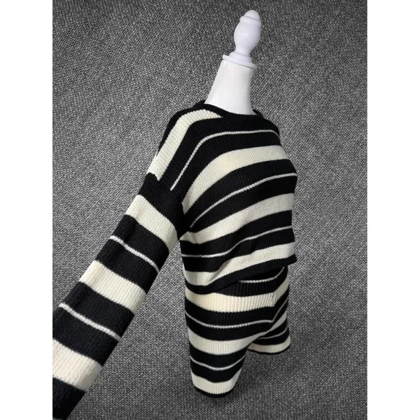 Shein Black And White Striped Knit Two Piece Set Size Small - Image 3