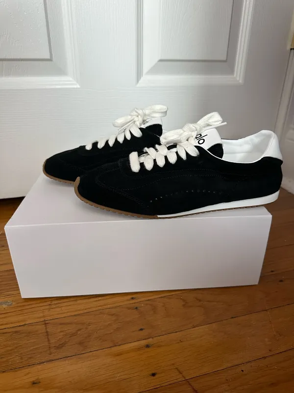 Alo Sunset Sneaker - Image 3