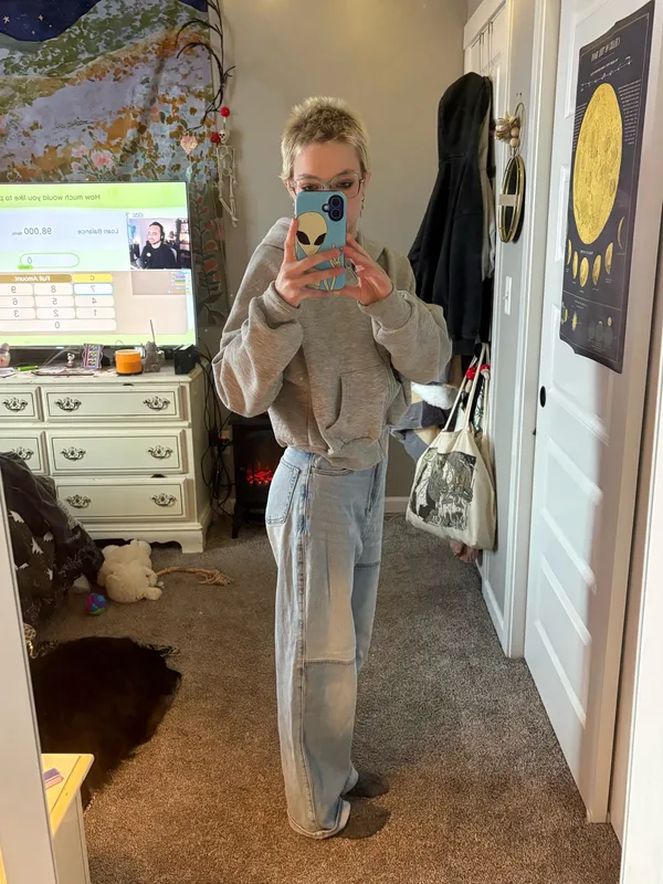 Curvy Ultra High-Rise Dad Hollister Jeans - Image 2