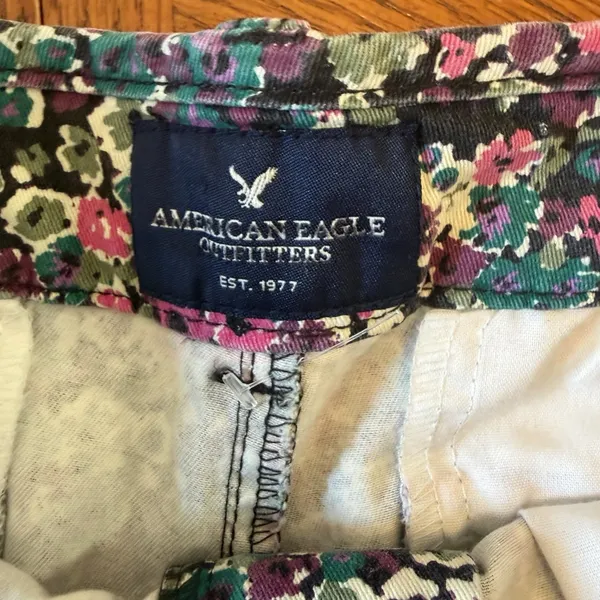 American Eagle Midi Stretch Denim Short Shorts Size 8 Floral Zip Button Cotton - Image 3